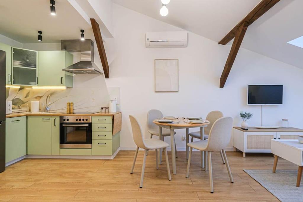 Cozy Loft Under The Wawel Sky Krakau